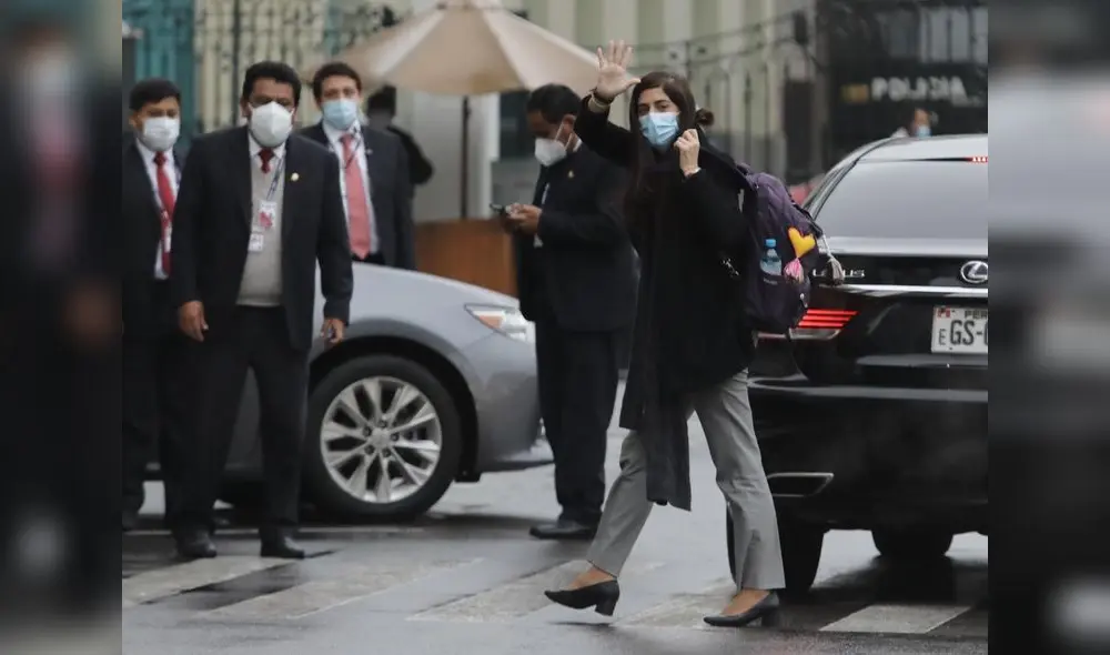 Ministra de Economía a su llegada al Parlamento este miércoles 2 de setiembre para sustentar presupuesto 2021. Foto: Jorge Cerdan. Ministra de Economía a su llegada al Parlamento este miércoles 2 de setiembre para sustentar presupuesto 2021. Foto: Jorge Cerdan.