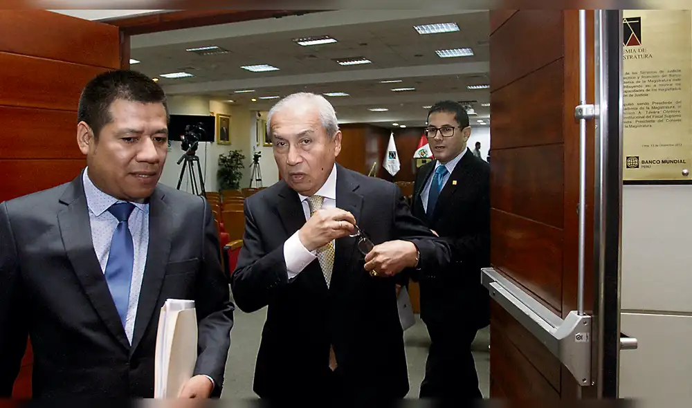 Ministro Zeballos plantea que Pedro Chávarry debe dar un paso al costado Ministro Zeballos plantea que Pedro Chávarry debe dar un paso al costado