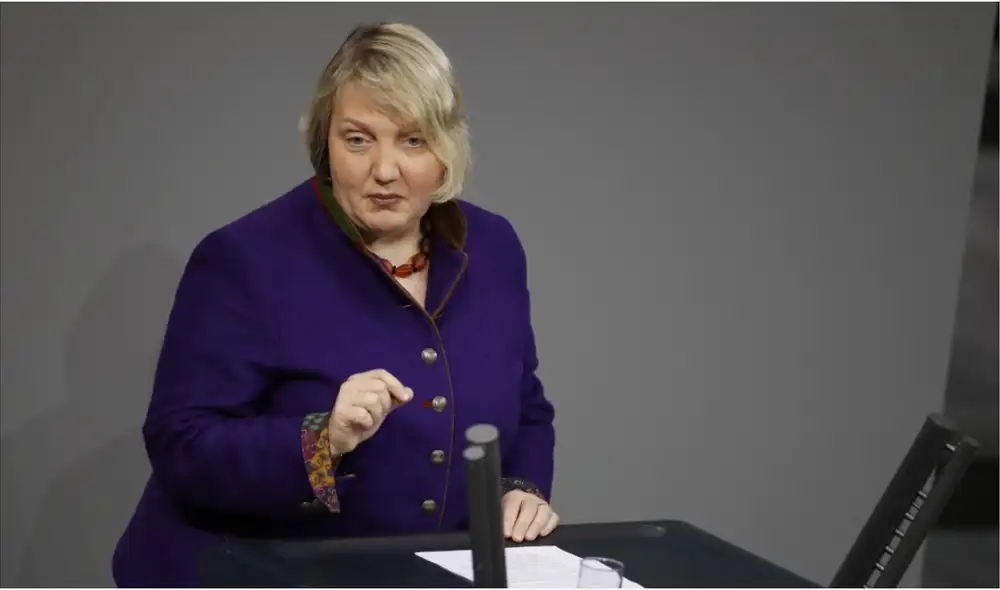 Katja Mast, integrante del partido socialdemódrata de Alemania, afirmó que es una oportunidad para debatir el lenguaje inclusivo en las leyes. Foto: AFP Katja Mast, integrante del partido socialdemódrata de Alemania, afirmó que es una oportunidad para debatir el lenguaje inclusivo en las leyes. Foto: AFP