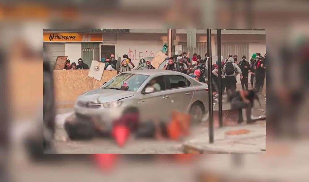 Manifestantes saquean un negocio y el dueño los atropella en venganza [VIDEO]