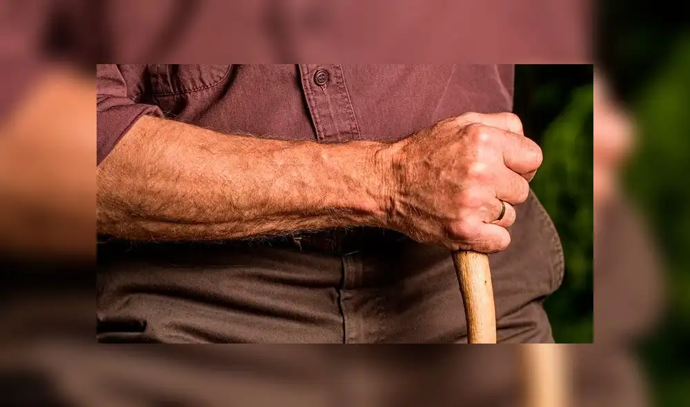 Joven estafa a anciano con alzheimer y le roba más de 16,000 dólares [VIDEO]