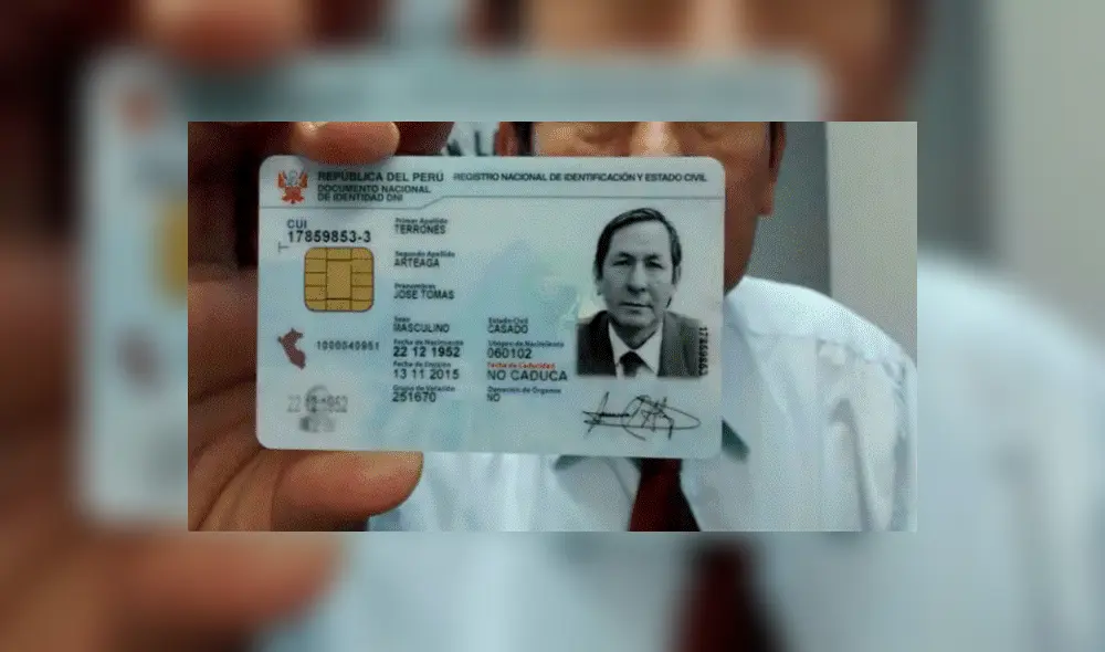 El DNIe permite realizar trámites de forma electrónica como el voto electrónico, la firma digital y la obtención de documentos certificados de actas oficiales con pleno valor legal. Créditos: La República El DNIe permite realizar trámites de forma electrónica como el voto electrónico, la firma digital y la obtención de documentos certificados de actas oficiales con pleno valor legal. Créditos: La República