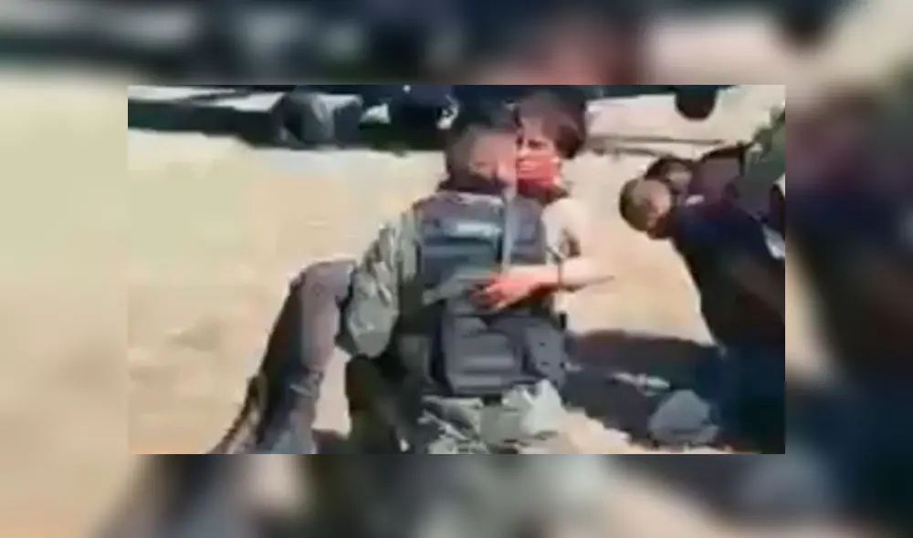 El momento que La Catrina es llevada al helicóptero por un soldado de México. Foto: captura de video. El momento que La Catrina es llevada al helicóptero por un soldado de México. Foto: captura de video.