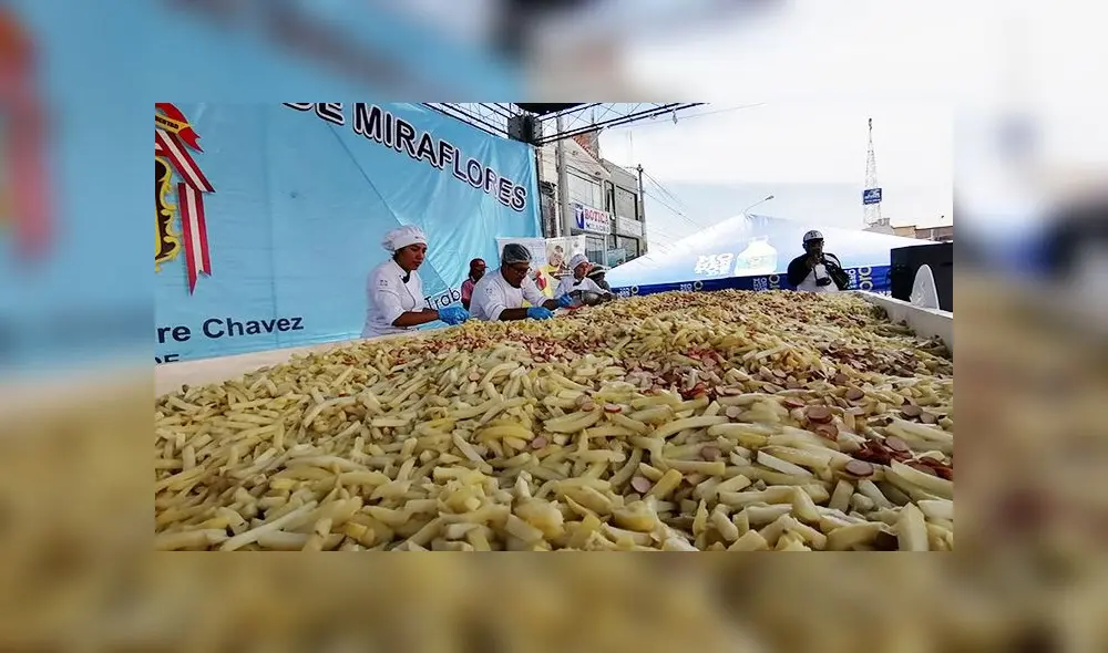 Realizaron la "salchipapa más grande" en el distrito de Miraflores. Realizaron la "salchipapa más grande" en el distrito de Miraflores.