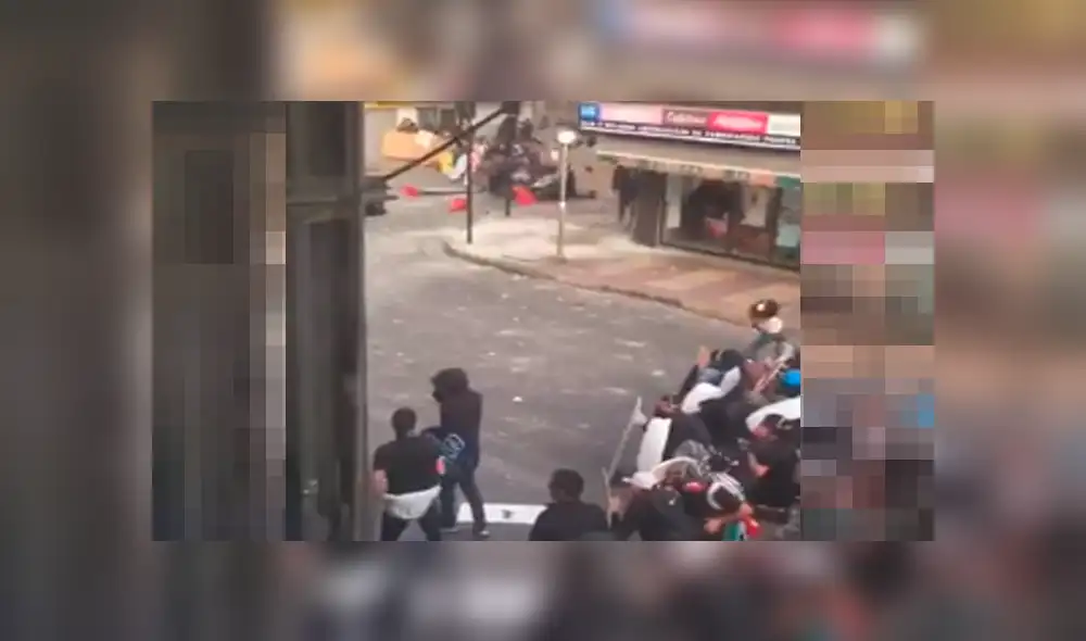 Manifestantes saquean un negocio y el dueño los atropella en venganza [VIDEO]