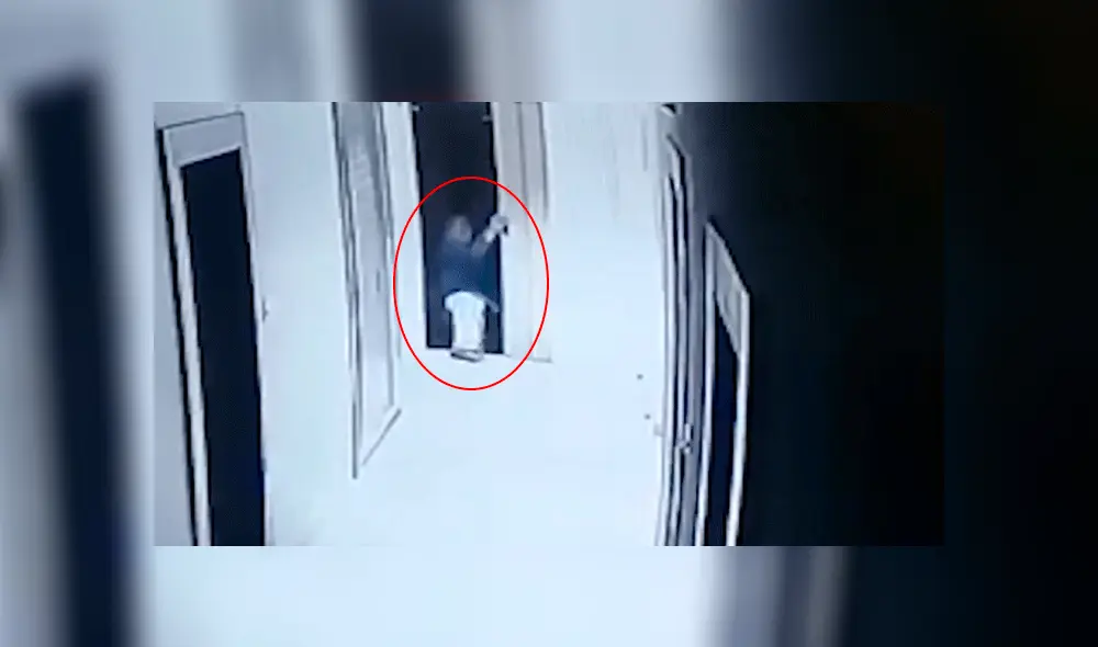 Hombre cae al pozo de un ascensor en mal estado y muere en el acto [VIDEO]