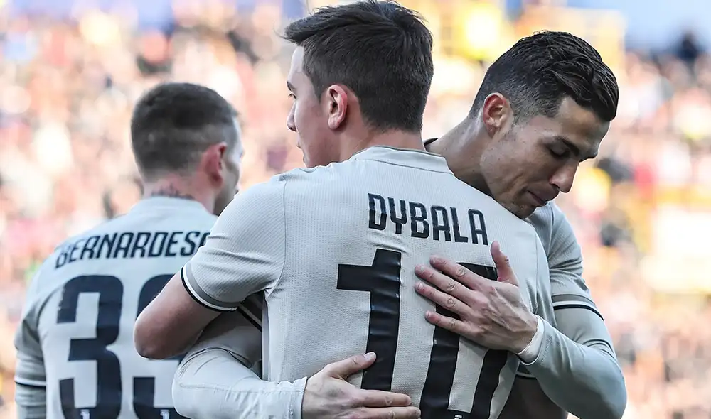 Cristiano Ronaldo y Paulo Dybala juegan juntos en la Juventus desde el 2018. | Foto: AFP Cristiano Ronaldo y Paulo Dybala juegan juntos en la Juventus desde el 2018. | Foto: AFP