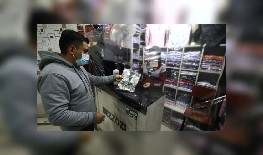 Locales y galerías serán multadas y clausuradas si no cumplen con protocolos y si sus trabajadores no tienen prueba negativa de COVID-19. (Foto: Jorge Cerdán / LaRepública)