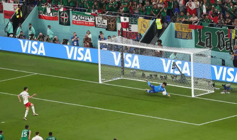 Guillermo Ochoa evitó la caída de su portería en el segundo tiempo. Foto: FIFA Guillermo Ochoa evitó la caída de su portería en el segundo tiempo. Foto: FIFA