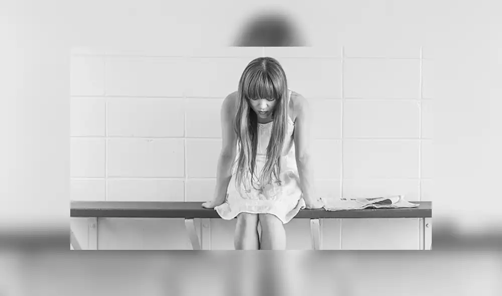 Niña en el colegio Niña en el colegio