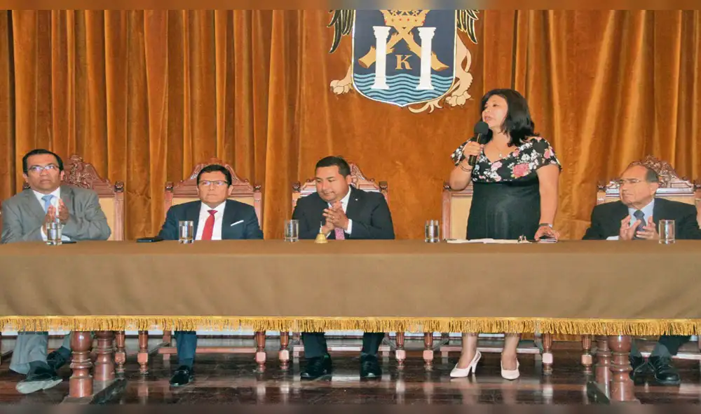 Recordando al maestro. Apristas recordaron a Víctor Raúl Haya de la Torre. Primer regidor José Ruiz encabezó sesión solemne.