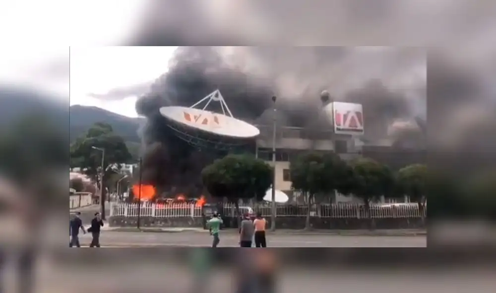 Teleamazonas de Ecuador fue asaltado la tarde de este sábado. Foto: captura de video del canal.