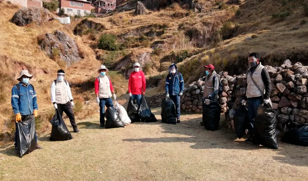 Arqueólogos y personal técnico realizó trabajos de limpieza y mantenimiento. Foto: Dirección de Cultura de Cusco.
