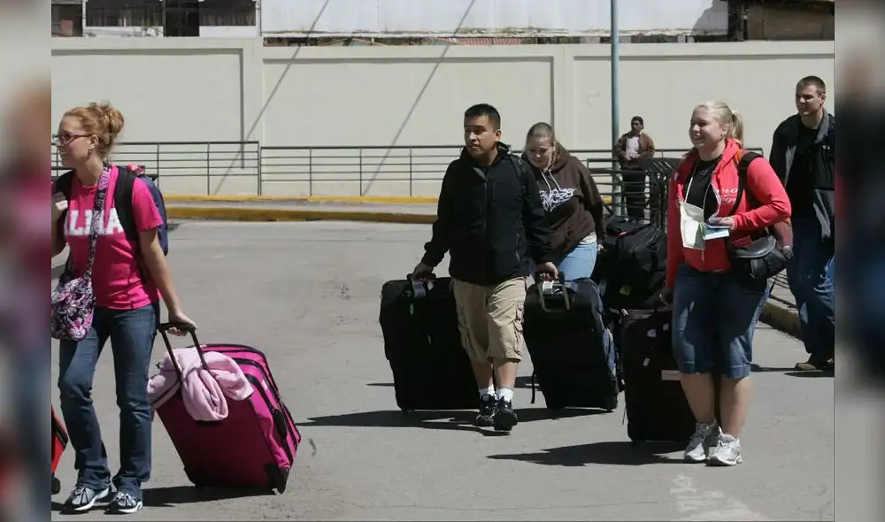 ayuda. Piden trasladar a turistas de Machupicchu al Cusco para que puedan movilizarse sin inconvenientes. ayuda. Piden trasladar a turistas de Machupicchu al Cusco para que puedan movilizarse sin inconvenientes.