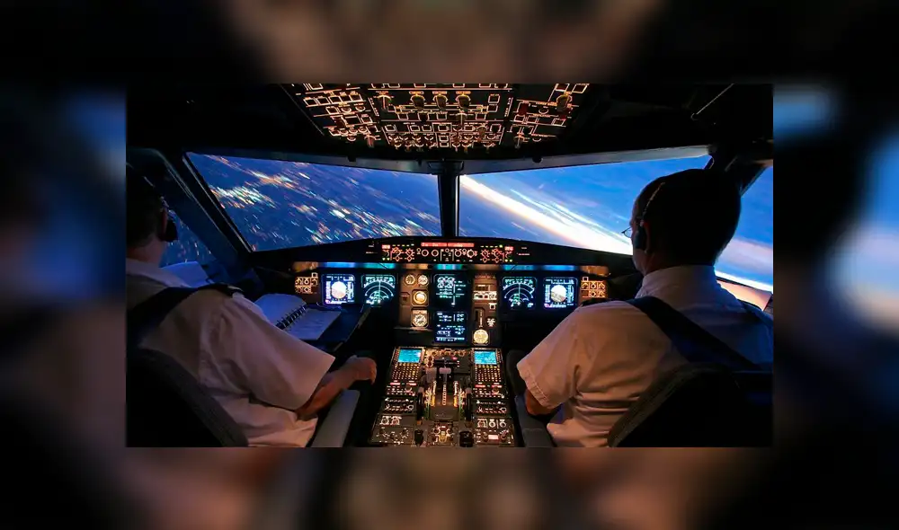 Piloto sufre infarto a 10 mil metros de altura y pasajeros se salvan de milagro Piloto sufre infarto a 10 mil metros de altura y pasajeros se salvan de milagro