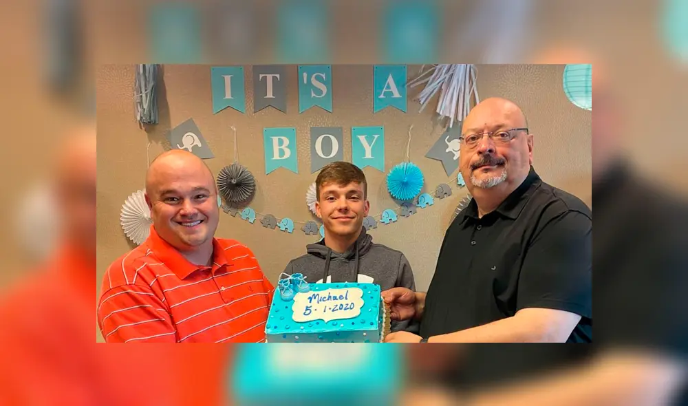 Michael de 17 años al lado de sus padres adoptivos: Chad y Paul Beanblossom. (Foto: ABC) Michael de 17 años al lado de sus padres adoptivos: Chad y Paul Beanblossom. (Foto: ABC)