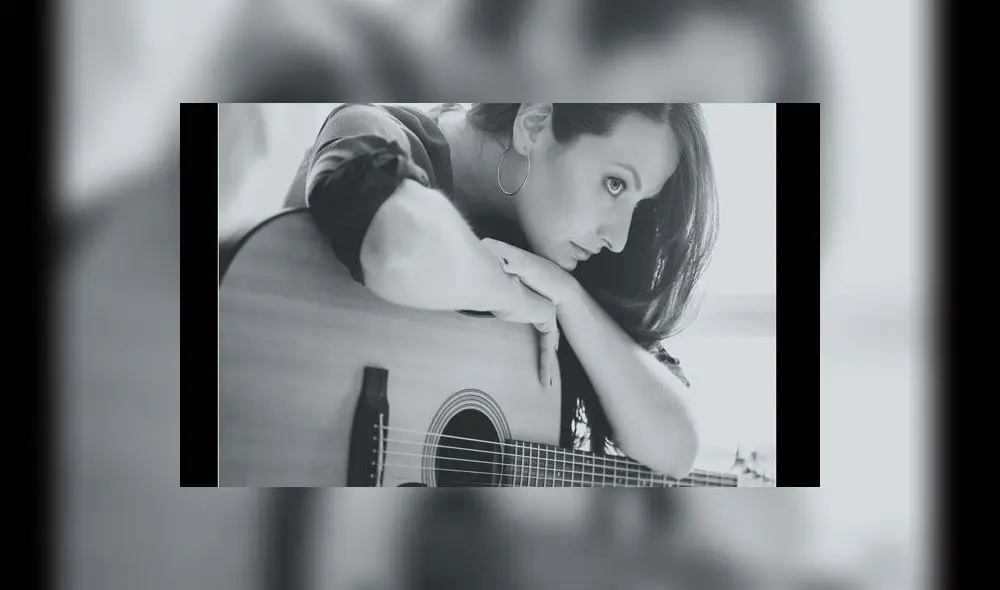 Fiorella Pennano en el videoclip de ‘Deshecha’ de Daniella Saettone