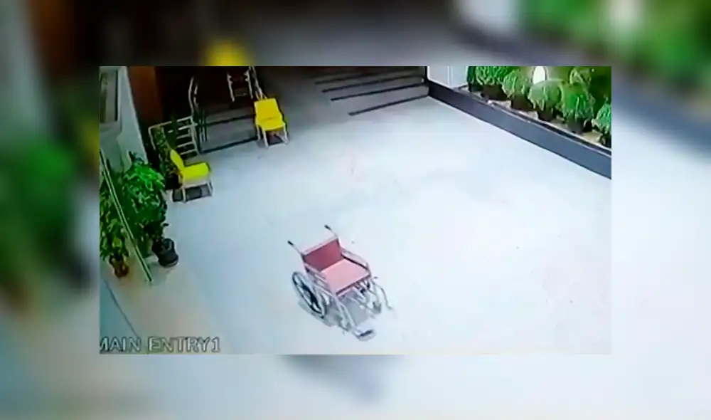 Desliza para ver el desenlace de este video viral de YouTube. Foto: Captura.