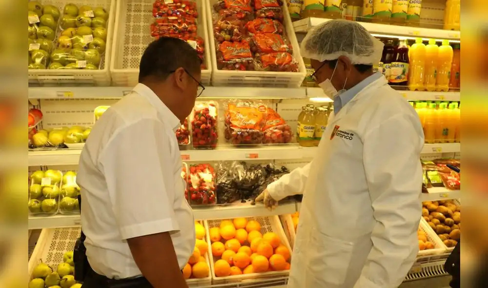 Barranco: Clausuran Metro del óvalo Balta por insalubridad [VIDEO]