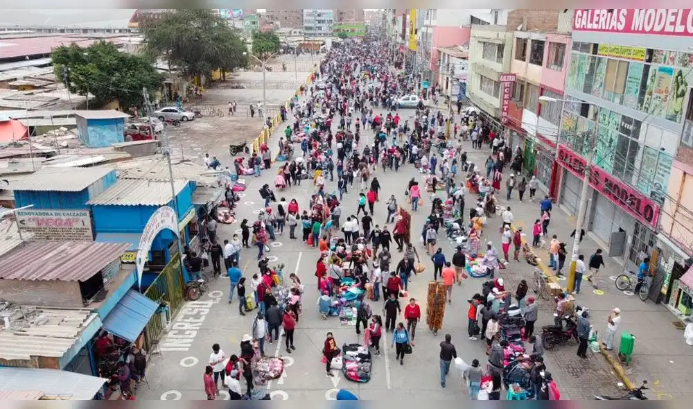 Víctor Echeandía dijo que por cada positivo con prueba rápida hay diez infectados más.