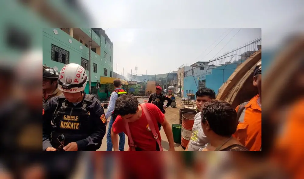 El Agustino: seis puestos de mercado se consumen por incendio [FOTOS y VIDEO]