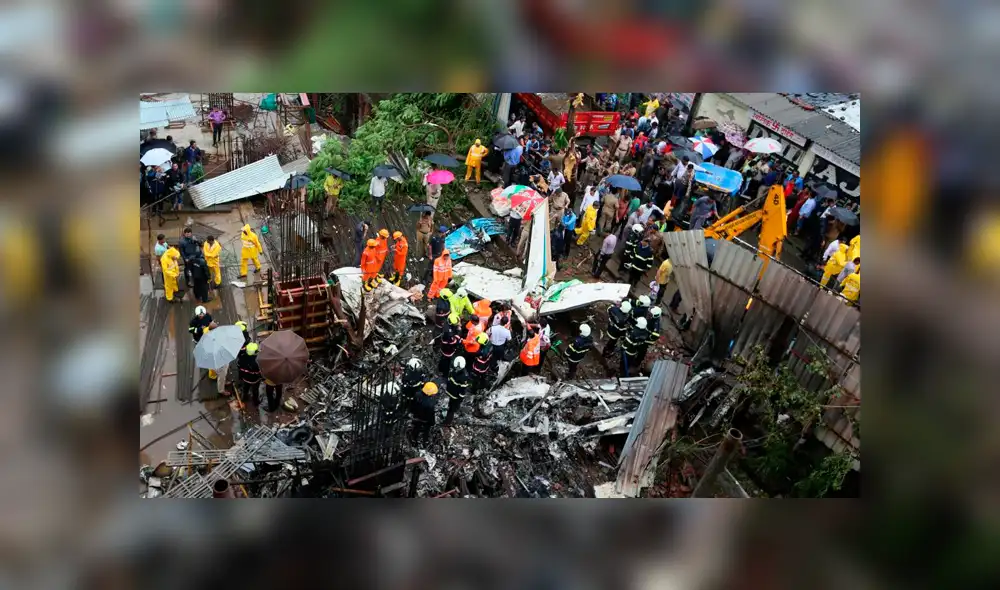 India: cinco muertos tras caída de avioneta en centro financiero de Bombay India: cinco muertos tras caída de avioneta en centro financiero de Bombay