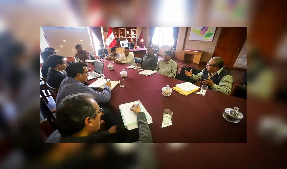 En reunión acordaron la construcción de dos carreteras en La Unión y Condesuyos.