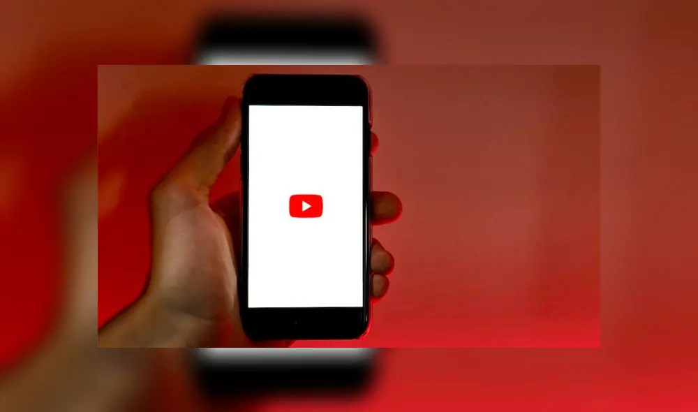 Reproduce música de YouTube con la pantalla apagada.