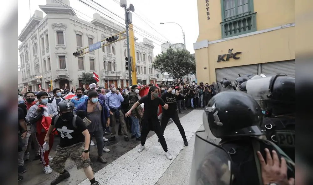 Enfrentamientos en Jirón de la Unión. Foto: Jorge Cerdán/La República