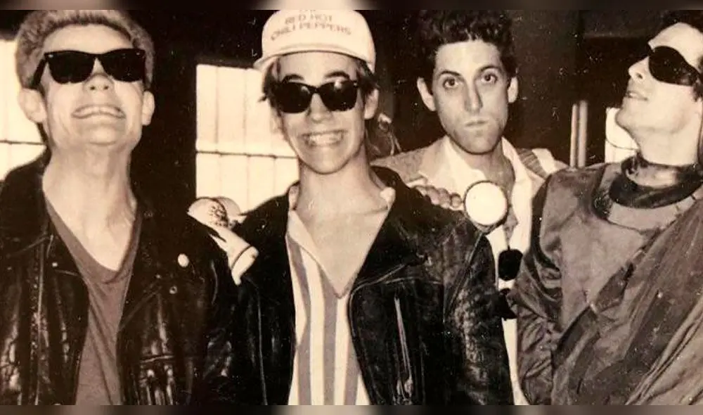 Muere Jack Sherman (segundo de izquierda a derecha) al lado del resto de la banda Red Hot Chili Peppers | FOTO: Instagram