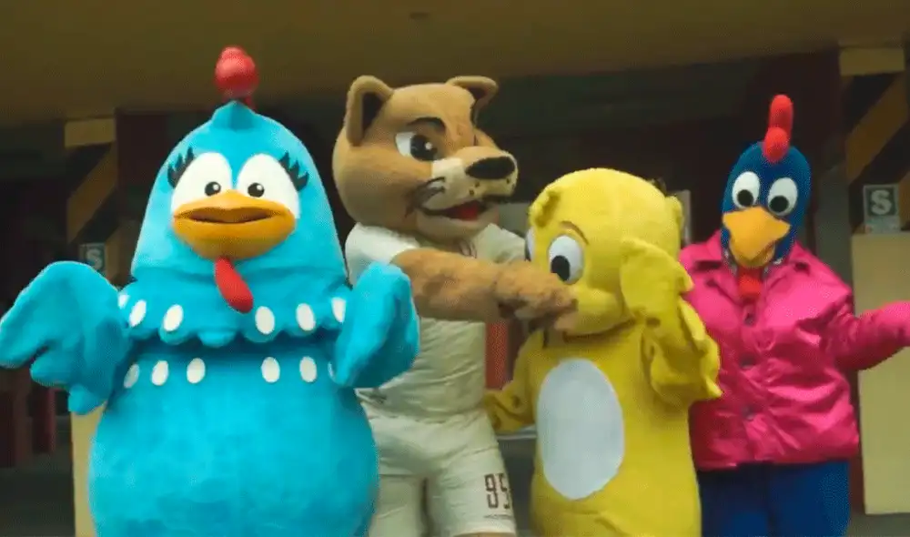 Universitario presentó a La Gallina Pintadita, quien estará en el primer partido de local en el Torneo Clausura 2019 | Foto: @Universitario