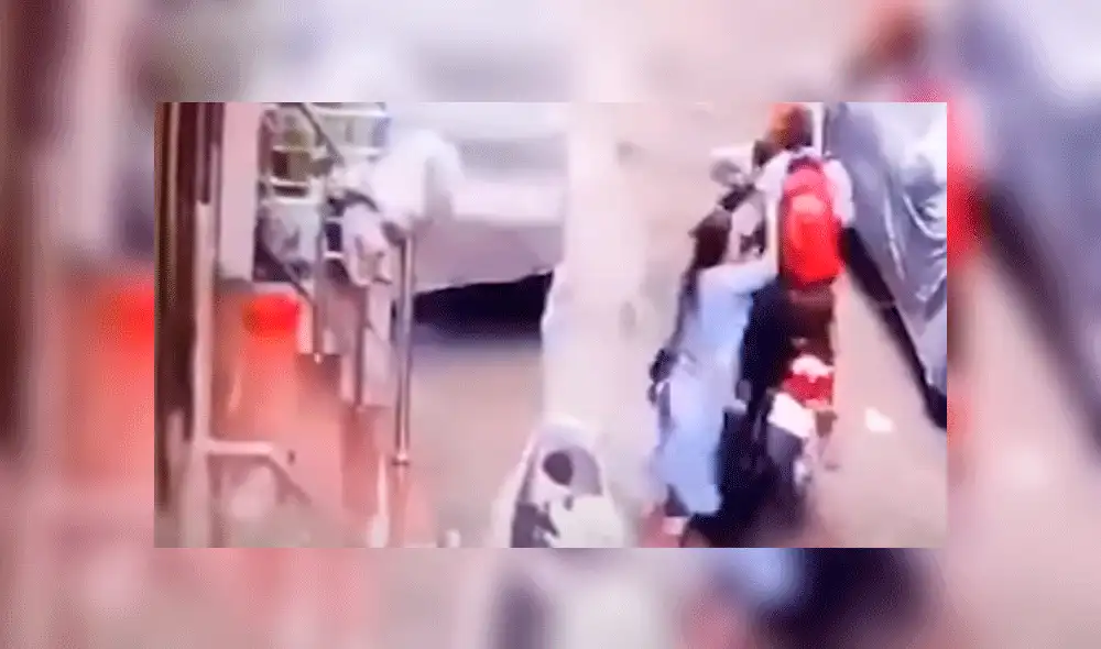 La mujer corrió hacia los delincuentes tras oír los gritos de su hija. Foto: captura Outlook Magazine.