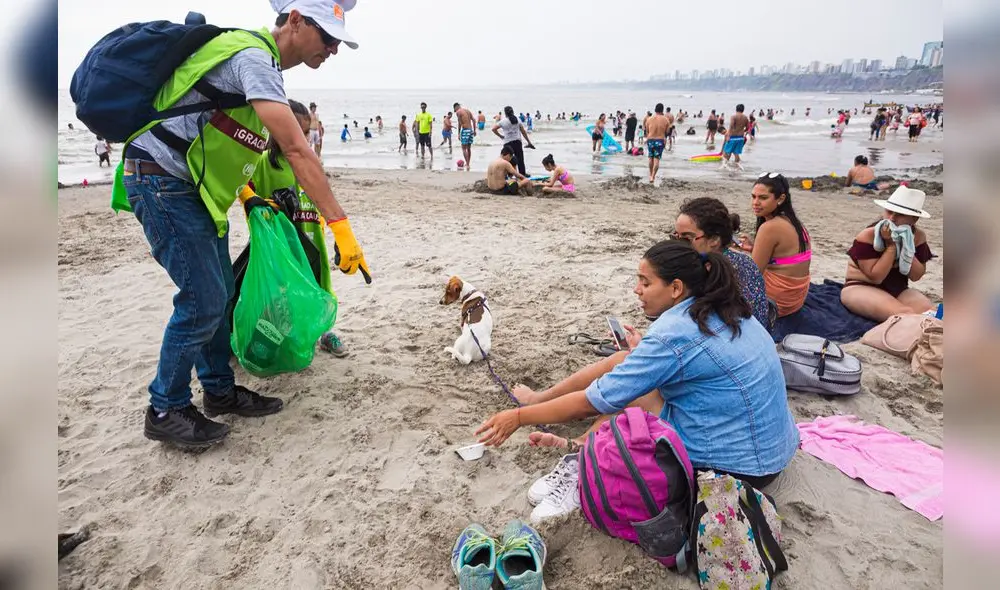Venezolanos limpian playas Venezolanos limpian playas