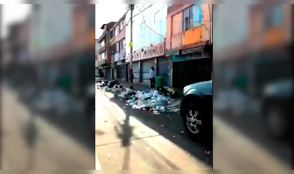 Algunos desperdicios dejados por los informales. Algunos desperdicios dejados por los informales.