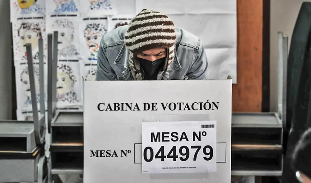 La ONPE ha contado hasta el momento más del 90 % de las actas para definir a los próximos alcaldes de Lima y distritos. Foto: composición de Fabrizio Oviedo