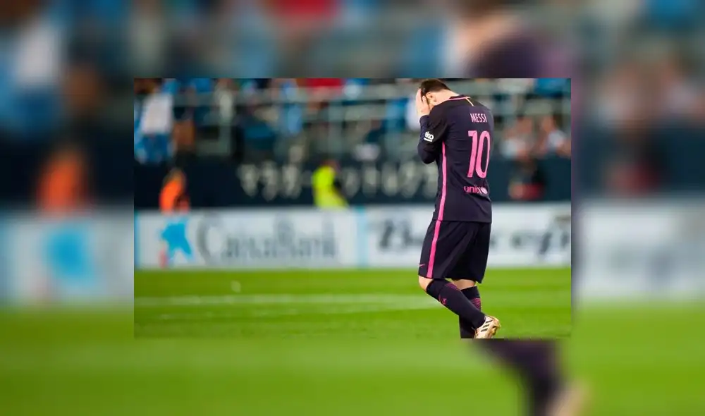 Barcelona cayó 2-0 ante Málaga y se aleja del primer lugar de la Liga Santander Barcelona cayó 2-0 ante Málaga y se aleja del primer lugar de la Liga Santander