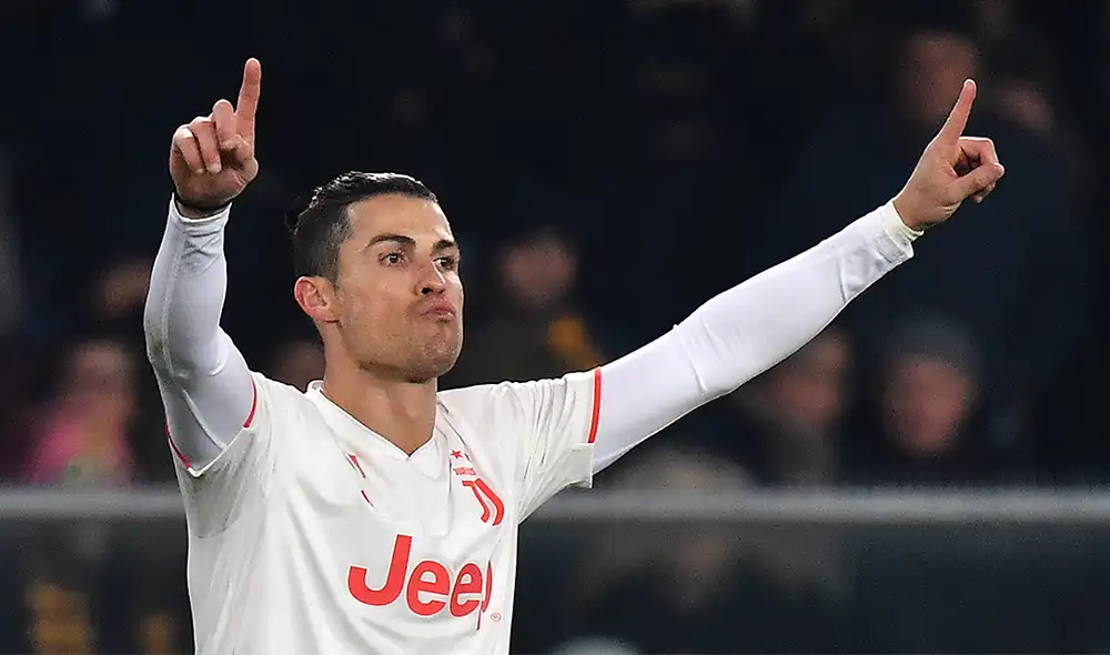 Cristiano Ronaldo puso adelante a la Juventus en el partido contra el Verona por la Serie A de Italia 2019-2020. | Foto: AFP Cristiano Ronaldo puso adelante a la Juventus en el partido contra el Verona por la Serie A de Italia 2019-2020. | Foto: AFP