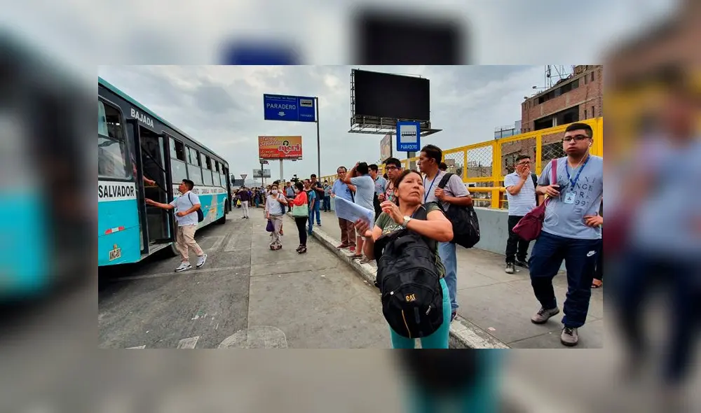 Varias colas se registran en los principales paraderos de Lima y Callao. Foto: URPI-GLR Varias colas se registran en los principales paraderos de Lima y Callao. Foto: URPI-GLR