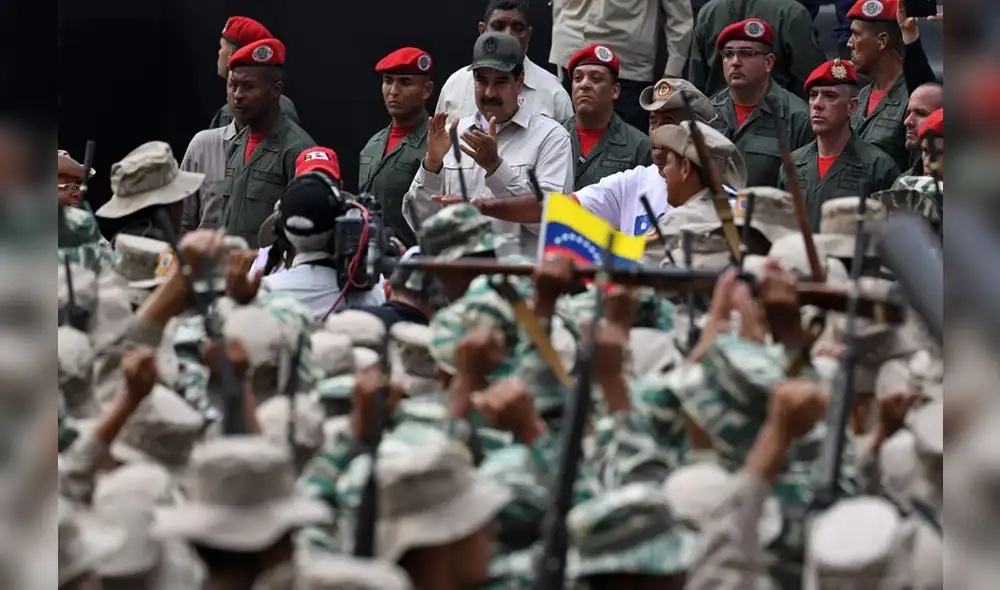 Maduro muestra poderío militar del chavismo en desfile armado de milicia bolivariana [FOTOS]