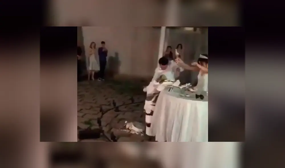 Facebook viral: mozo destapa champagne de espuma en boda, sin imaginar el desastre que provocaría [VIDEO] 