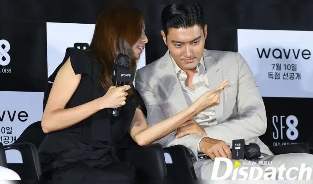 Desliza para ver más fotos de Siwon y Uee en la conferencia de prensa del dorama SF8. Créditos: Dispatch Desliza para ver más fotos de Siwon y Uee en la conferencia de prensa del dorama SF8. Créditos: Dispatch