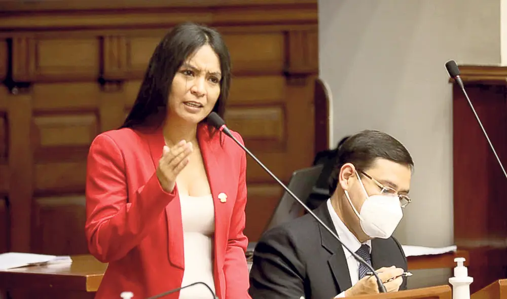En la votación de la segunda vacancia el 9 de noviembre, Felícita Tocto y otros seis congresistas de SP votaron a favor. Dijeron que los chats expuestos los motivaron. Foto: difusión En la votación de la segunda vacancia el 9 de noviembre, Felícita Tocto y otros seis congresistas de SP votaron a favor. Dijeron que los chats expuestos los motivaron. Foto: difusión