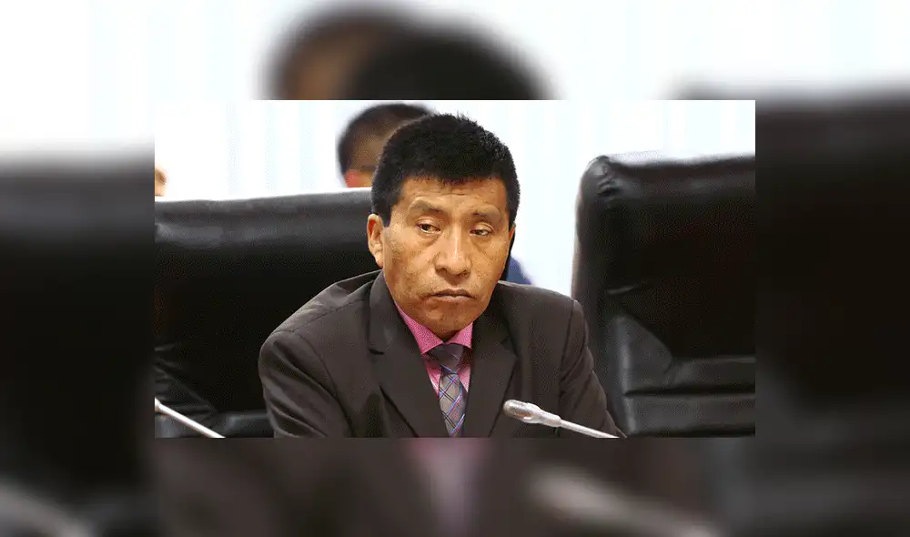 Fujimorista Moisés Mamani queda suspendido por 120 días por tocamiento indebido