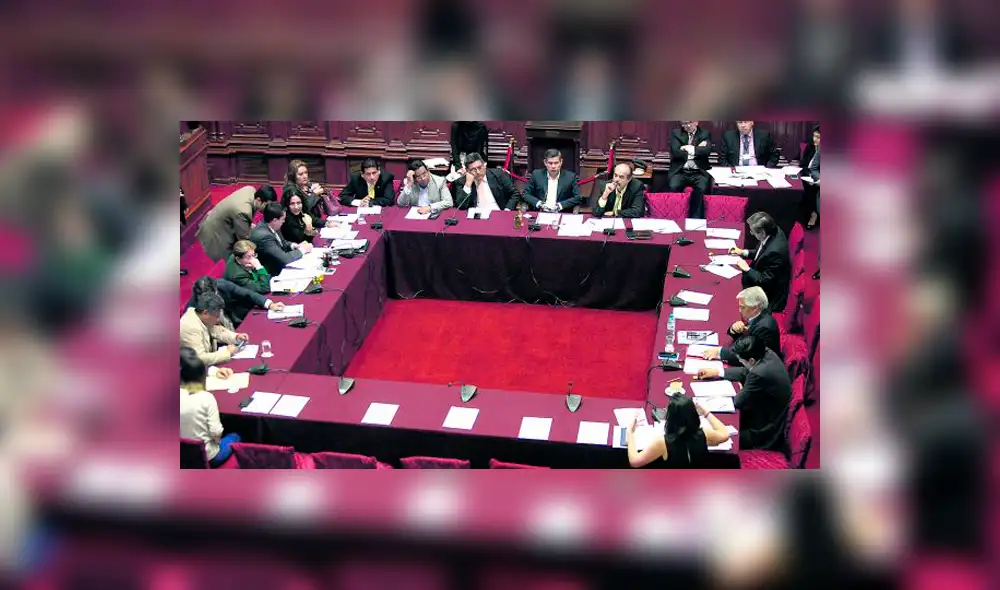 Magistrados del TC serán procesados en el Congreso por caso de El Frontón Magistrados del TC serán procesados en el Congreso por caso de El Frontón