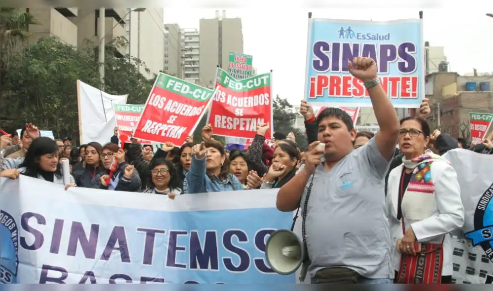 EsSalud: Trabajadores inician huelga nacional en demanda de pago de escala salarial EsSalud: Trabajadores inician huelga nacional en demanda de pago de escala salarial