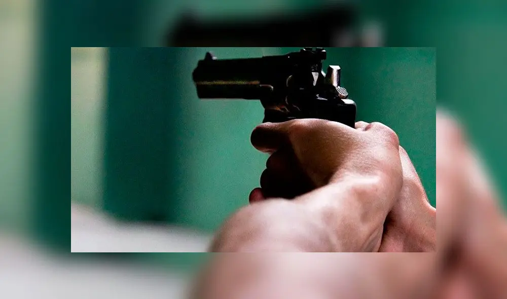 Agente del Grupo Terna disparó contra delincuente que asaltó a chef en paradero de San Martín de Porres. Créditos: Sputnik.