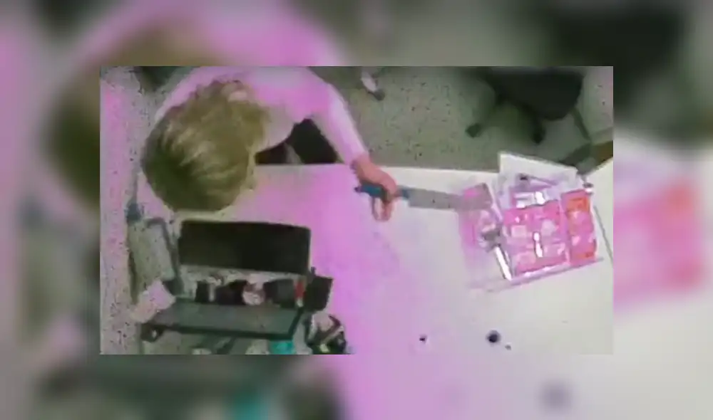 Empleada se enfrenta a delincuente, lo desarma y lo expulsa a gritos [VIDEO]