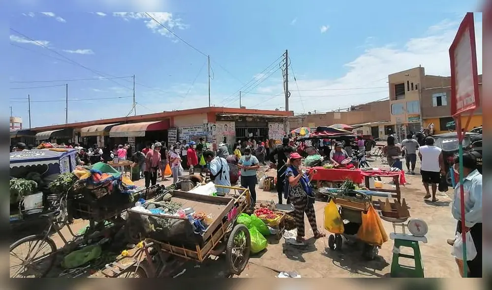 Comercio ambulatorio continua en el mercado 9 de Octubre, a pesar de cuarentena.