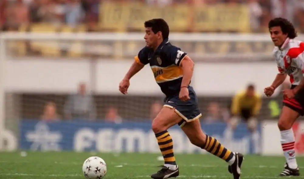 Diego Armando Maradona portaba la cinta de capitán en su último partido como futbolista profesional. Foto: archivo La Nación Diego Armando Maradona portaba la cinta de capitán en su último partido como futbolista profesional. Foto: archivo La Nación