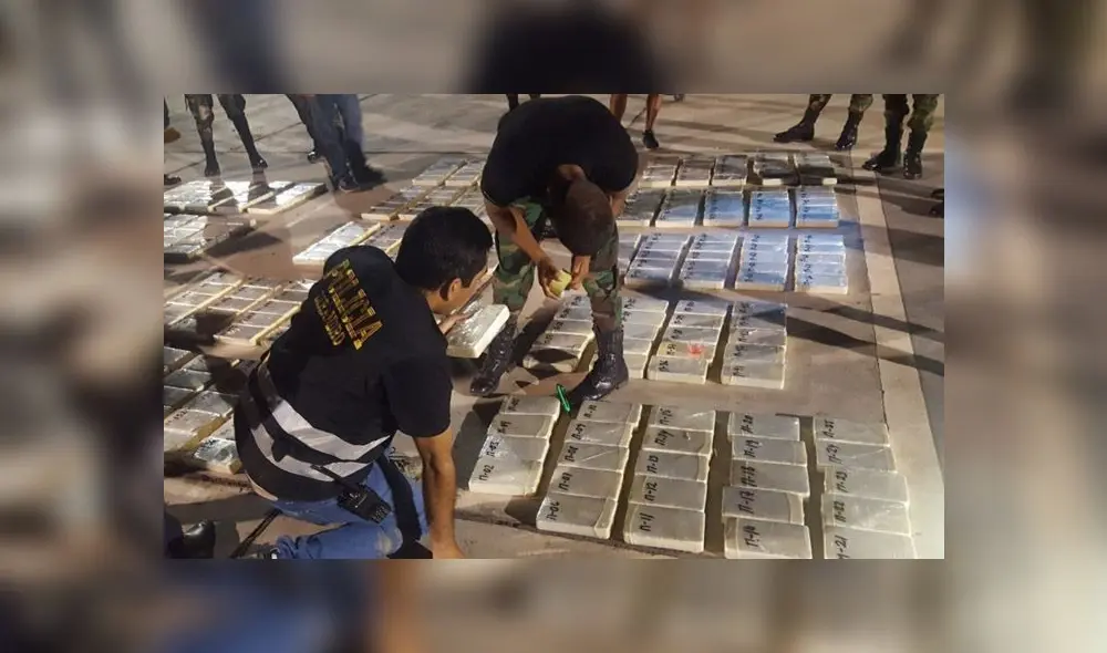 Personal de la Dirandro constató a través de una prueba de reactivo que la sustancia incautada es cocaína. (Foto: Difusión) Personal de la Dirandro constató a través de una prueba de reactivo que la sustancia incautada es cocaína. (Foto: Difusión)